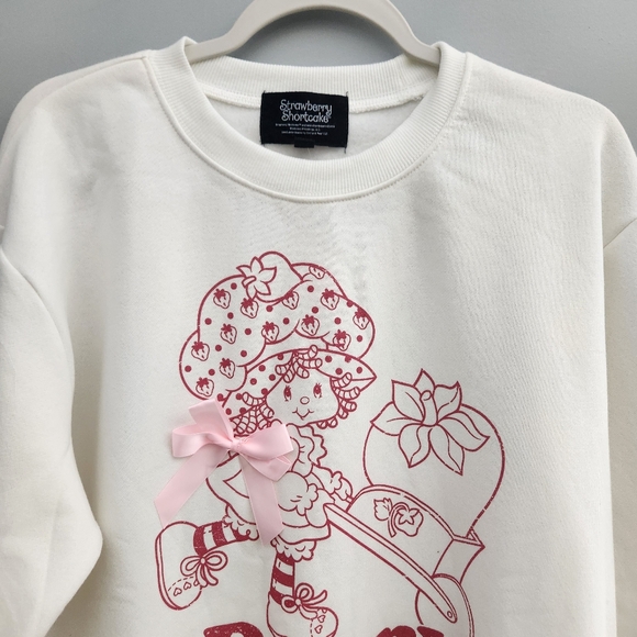 Strawberry Shortcake Berry Sweet Ribbon Bow Strawberry Wagon Sweatshirt NWT - Picture 2 of 14